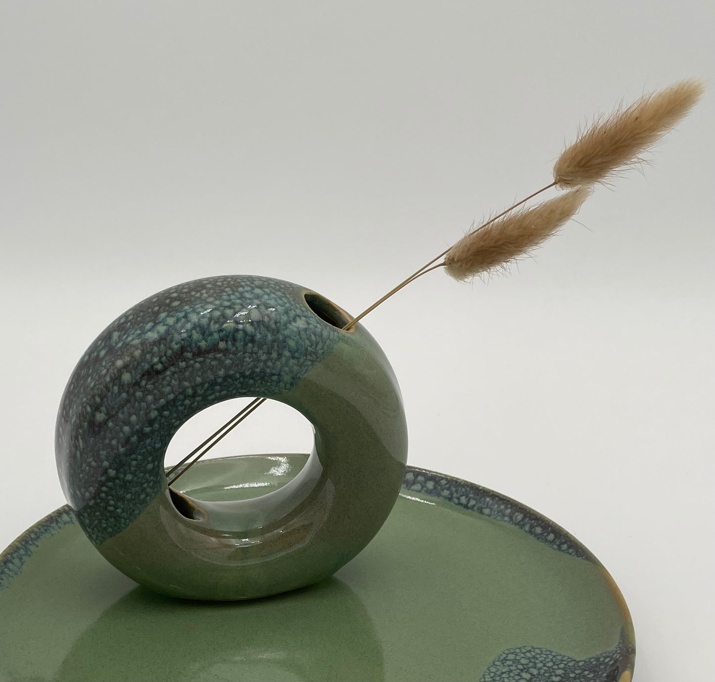 Medium Donut Vase